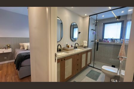 Apartamento à venda com 346m², 3 quartos e 3 vagasBanheiro da Suíte 3