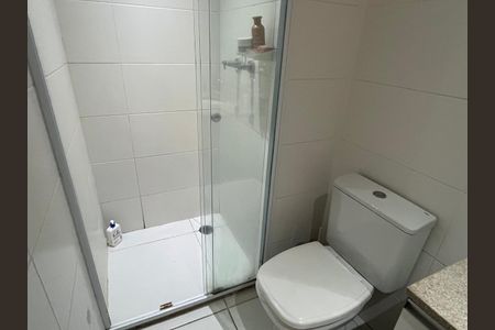 Banheiro de apartamento à venda com 1 quarto, 46m² em Chácara Santo Antônio, São Paulo