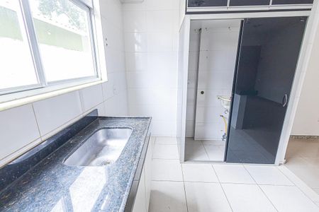 cozinha de apartamento à venda com 2 quartos, 44m² em Rio Branco, Belo Horizonte