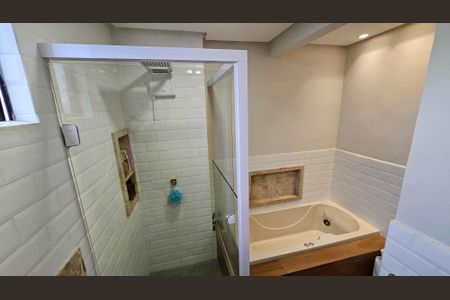 Apartamento para alugar com 150m², 4 quartos e 3 vagasBanheiro do Quarto 1