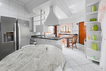 Casa de condomínio para alugar com 422m², 5 quartos e 4 vagas