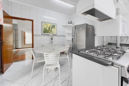 Casa de condomínio para alugar com 422m², 5 quartos e 4 vagas