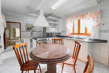 Casa de condomínio para alugar com 422m², 5 quartos e 4 vagas