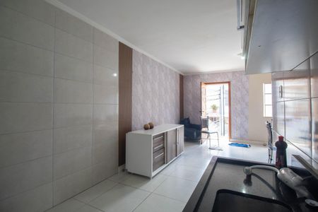 Sala/Cozinha de casa para alugar com 2 quartos, 450m² em Jardim Apuana, São Paulo