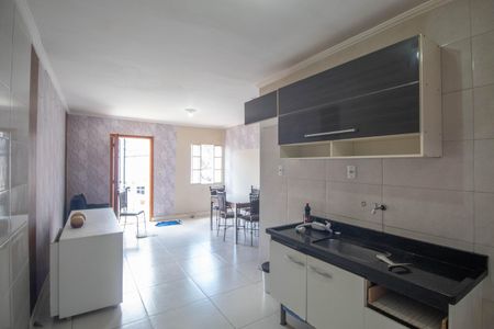 Sala/Cozinha de casa para alugar com 2 quartos, 450m² em Jardim Apuana, São Paulo