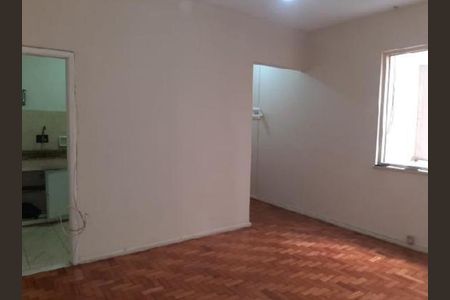 Apartamento para alugar com 93m², 3 quartos e sem vagaSala