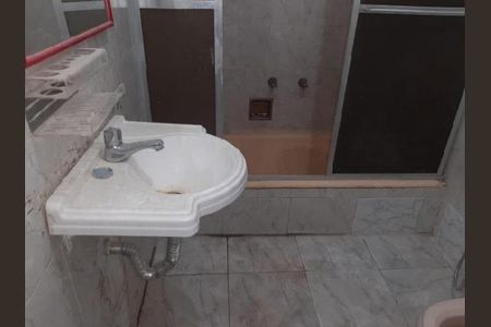 Apartamento para alugar com 93m², 3 quartos e sem vagaBanheiro