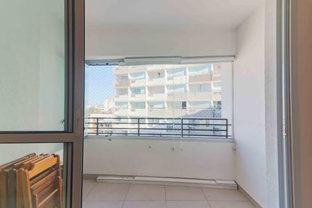 Studio para alugar com 32m², 1 quarto e 1 vaga Studio para alugar com 32m², 1 quarto e 1 vagaVaranda