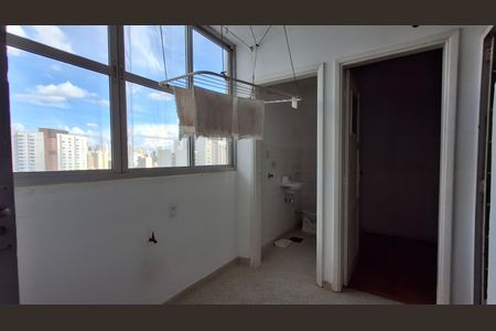 Apartamento à venda com 129m², 3 quartos e 1 vagaÁrea de Serviço