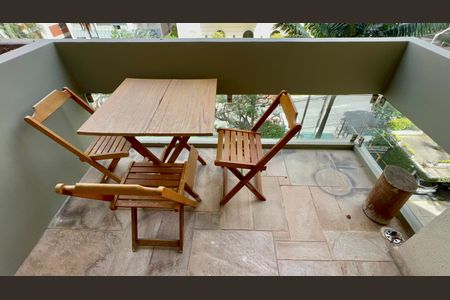 Apartamento para alugar com 96m², 2 quartos e 1 vaga Apartamento para alugar com 96m², 2 quartos e 1 vagaVaranda