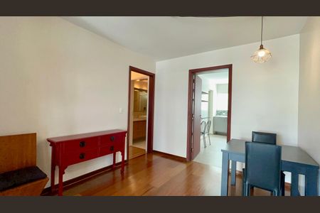 Apartamento para alugar com 96m², 2 quartos e 1 vaga Apartamento para alugar com 96m², 2 quartos e 1 vagaSala