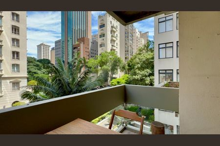 Apartamento para alugar com 96m², 2 quartos e 1 vaga Apartamento para alugar com 96m², 2 quartos e 1 vagaVaranda