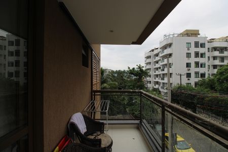 Apartamento à venda com 72m², 2 quartos e 1 vagaSala - Varanda