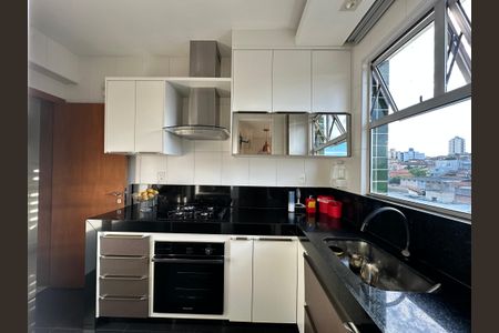 Apartamento para alugar com 184m², 4 quartos e 3 vagasCozinha