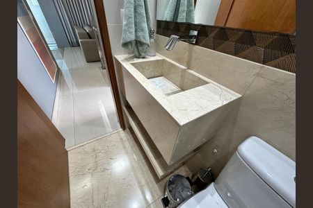 Apartamento para alugar com 184m², 4 quartos e 3 vagasBanheiro Cobertura