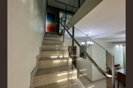 Apartamento para alugar com 184m², 4 quartos e 3 vagasAcesso a Cobertura