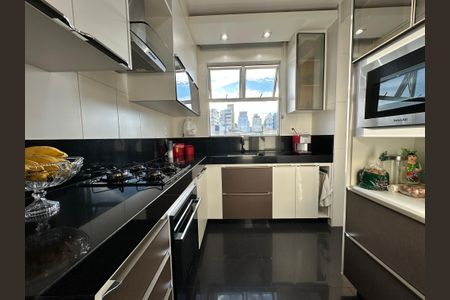 Apartamento para alugar com 184m², 4 quartos e 3 vagasCozinha