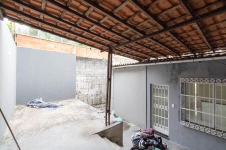 Casa para alugar com 100m², 2 quartos e 1 vagaÁrea externa