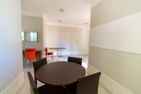 Apartamento para alugar com 60m², 2 quartos e 2 vagas Apartamento para alugar com 60m², 2 quartos e 2 vagasÁrea comum