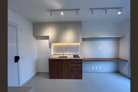 Sala/Cozinha de apartamento para alugar com 1 quarto, 27m² em Campo Belo, São Paulo