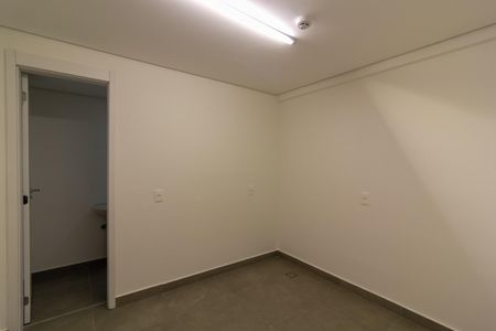 Casa à venda com 671m², 5 quartos e 5 vagas Casa à venda com 671m², 5 quartos e 5 vagasQuarto de Serviço