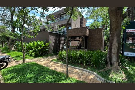 Casa à venda com 671m², 5 quartos e 5 vagas Casa à venda com 671m², 5 quartos e 5 vagasFachada externa