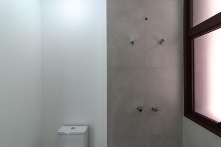 Casa à venda com 671m², 5 quartos e 5 vagas Casa à venda com 671m², 5 quartos e 5 vagasBanheiro Suíte 3