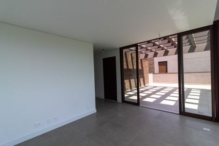 Casa à venda com 671m², 5 quartos e 5 vagas Casa à venda com 671m², 5 quartos e 5 vagasSuíte 5