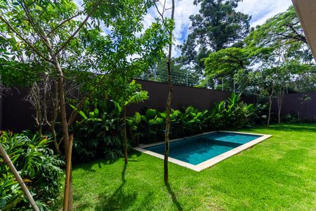 Casa à venda com 671m², 5 quartos e 5 vagas Casa à venda com 671m², 5 quartos e 5 vagasPiscina