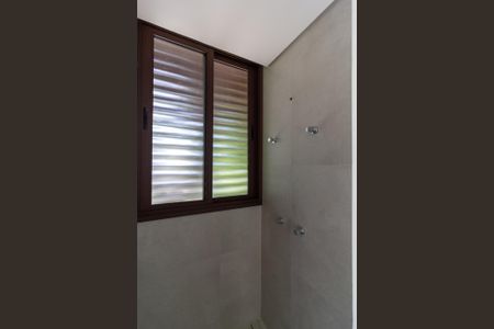 Casa à venda com 671m², 5 quartos e 5 vagas Casa à venda com 671m², 5 quartos e 5 vagasBanheiro Suíte 5