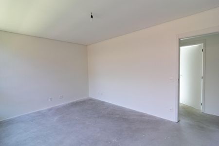 Casa à venda com 671m², 5 quartos e 5 vagas Casa à venda com 671m², 5 quartos e 5 vagasSuíte 4