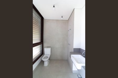 Casa à venda com 671m², 5 quartos e 5 vagas Casa à venda com 671m², 5 quartos e 5 vagasBanheiro Suíte 2