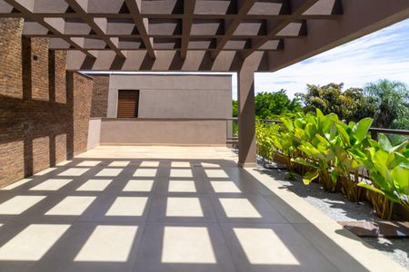 Casa à venda com 671m², 5 quartos e 5 vagas Casa à venda com 671m², 5 quartos e 5 vagasRooftop