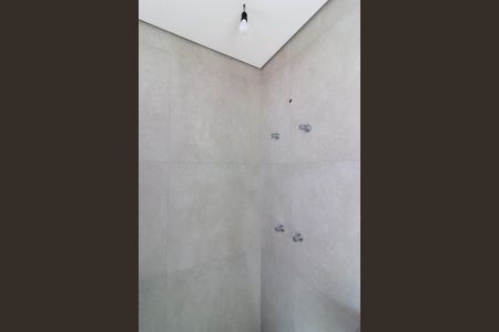 Casa à venda com 671m², 5 quartos e 5 vagas Casa à venda com 671m², 5 quartos e 5 vagasBanheiro Suíte 2