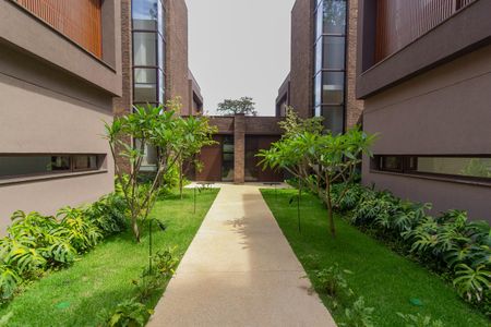 Casa à venda com 671m², 5 quartos e 5 vagas Casa à venda com 671m², 5 quartos e 5 vagasÁrea Comum