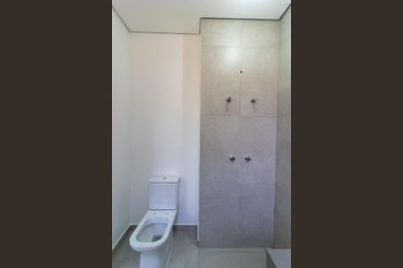 Casa à venda com 671m², 5 quartos e 5 vagas Casa à venda com 671m², 5 quartos e 5 vagasBanheiro Suíte 4