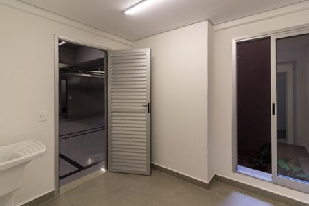 Casa à venda com 671m², 5 quartos e 5 vagas Casa à venda com 671m², 5 quartos e 5 vagasÁrea de Serviço