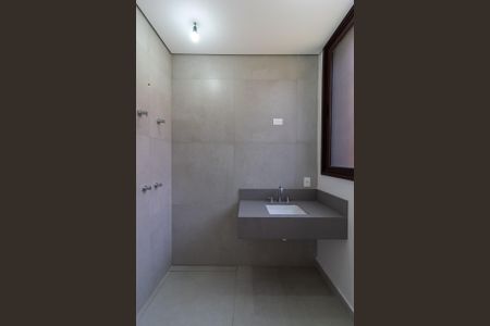 Casa à venda com 671m², 5 quartos e 5 vagas Casa à venda com 671m², 5 quartos e 5 vagasBanheiro Suíte 4