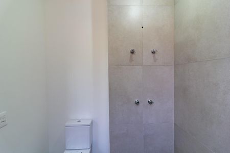 Casa à venda com 671m², 5 quartos e 5 vagas Casa à venda com 671m², 5 quartos e 5 vagasBanheiro Suíte 4