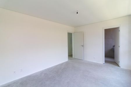 Casa à venda com 671m², 5 quartos e 5 vagas Casa à venda com 671m², 5 quartos e 5 vagasSuíte 4