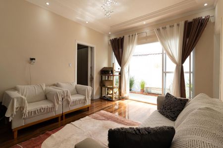 Casa à venda com 6 quartos, 300m² em Vila Buenos Aires, São Paulo