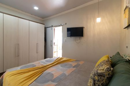 Casa à venda com 6 quartos, 300m² em Vila Buenos Aires, São Paulo