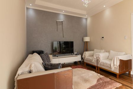 Casa à venda com 6 quartos, 300m² em Vila Buenos Aires, São Paulo