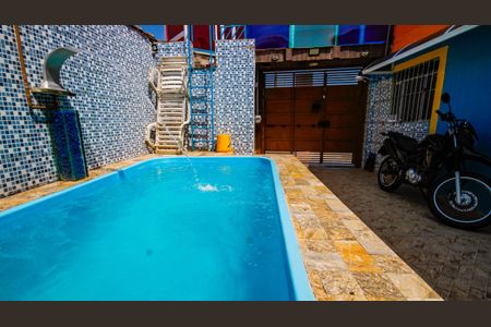 Casa de condomínio para alugar com 100m², 2 quartos e 2 vagas Casa de condomínio para alugar com 100m², 2 quartos e 2 vagasÁrea comum - Piscina