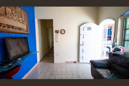 Sala de casa de condomínio para alugar com 2 quartos, 100m² em Vila Caiçara, Praia Grande