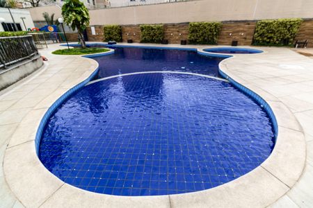 Apartamento para alugar com 44m², 2 quartos e 1 vagaÁrea comum - Piscina