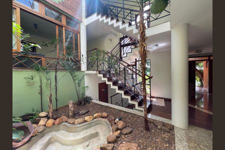 Casa de condomínio para alugar com 950m², 4 quartos e 6 vagasSala 2