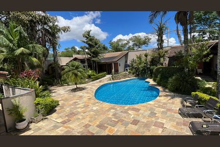 Casa de condomínio para alugar com 950m², 4 quartos e 6 vagasÁrea comum - Piscina