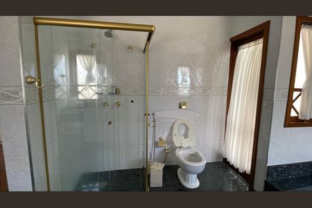 Casa de condomínio para alugar com 950m², 4 quartos e 6 vagasBanheiro da Suíte