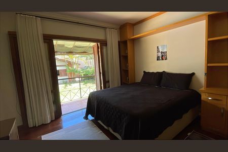 Casa de condomínio para alugar com 950m², 4 quartos e 6 vagasSuíte 2